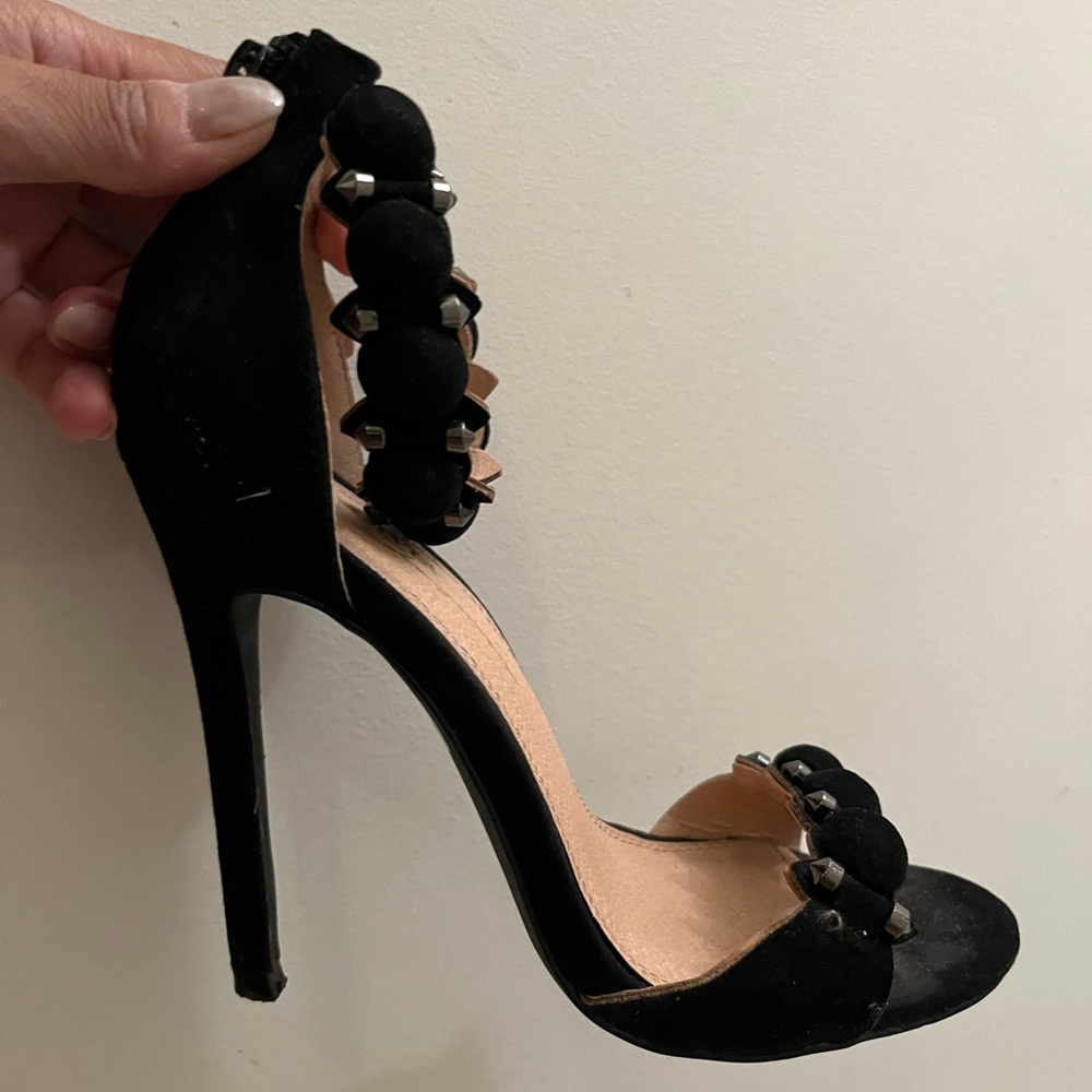 High heel, faux suede 5.5